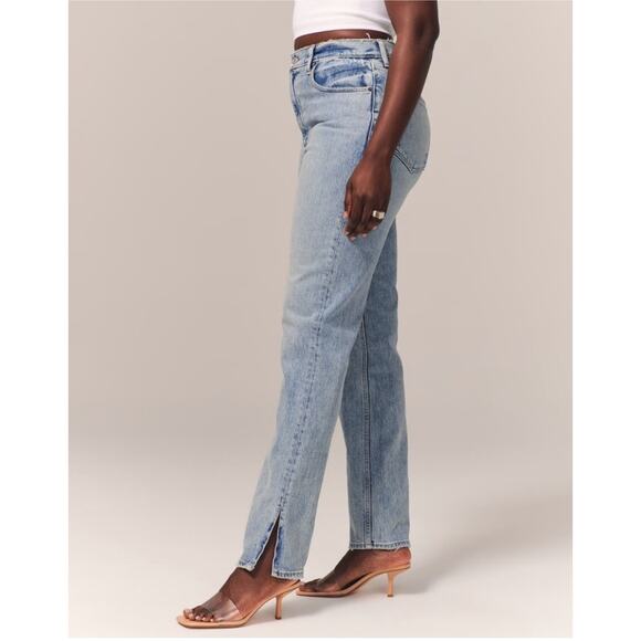 Abercrombie & Fitch Curve Love The High Rise Ultra Straight Jean with Vent Hem - Picture 1 of 9